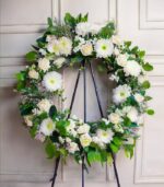 Corona-de-condolencias-blanca-quito